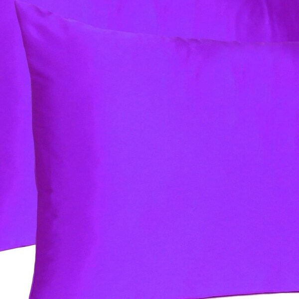 Homeroots 20 x 40 in. Bright Purple Dreamy Silky Satin King Size Pillowcases - 387850