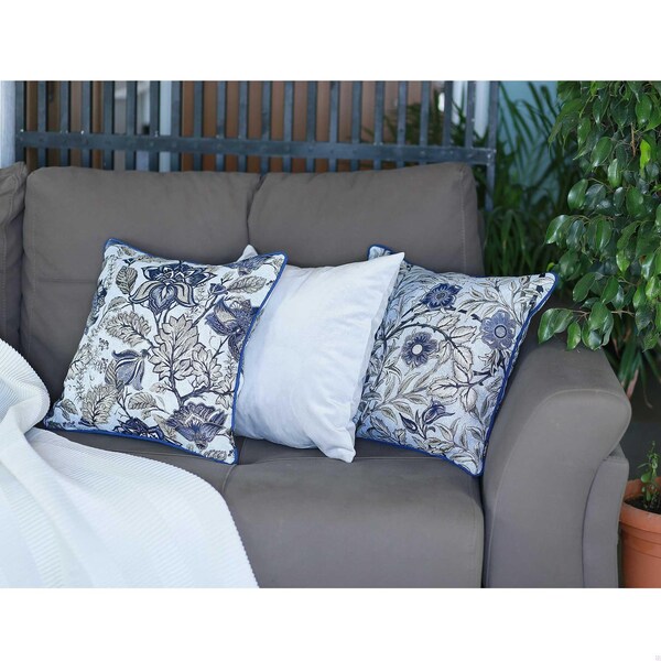 Homeroots 17 x 17 in. Blue Jacquard Leaf Decorative Throw Pillow Cover - 355615