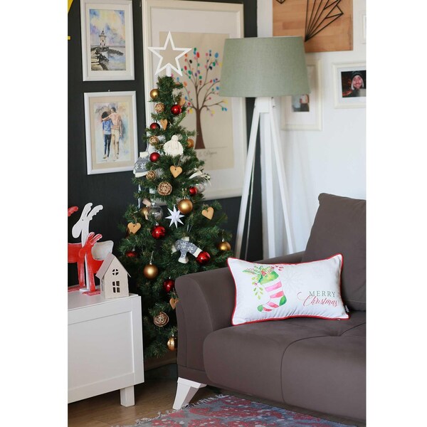 Homeroots Multi Color Christmas Socks Printed Decorative Throw Pillow Cover 20 x 12 in. - 355278