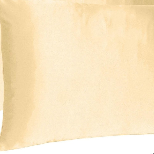 Homeroots 20 x 30 in. Pale Peach Dreamy Silky Satin Queen Size Pillowcases - 387902