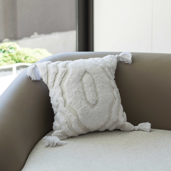 Deerlux 16" Handwoven Cotton Throw Pillow Cover with White Ikat Pattern and Tassel Corners, White - QI004307.IT