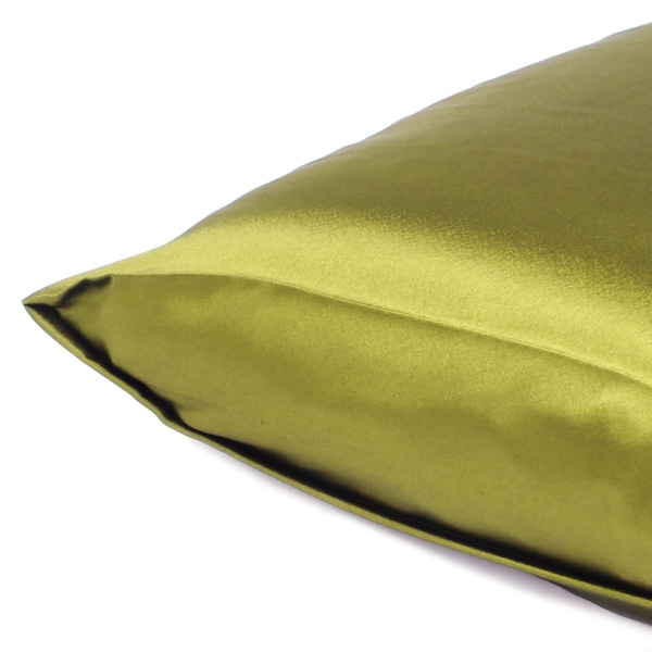Homeroots 20 x 30 in. Lemongrass Dreamy Silky Satin Queen Size Pillowcases - 387897