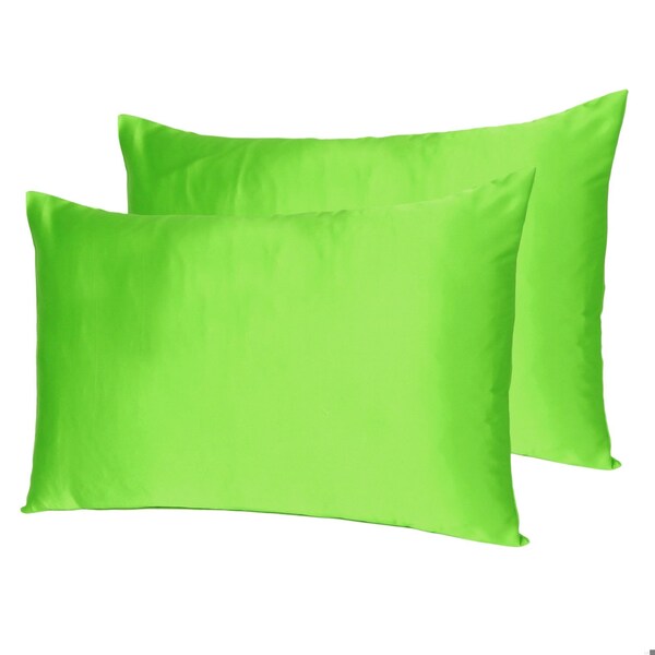 Homeroots 20 x 30 in. Bright Green Dreamy Silky Satin Queen Size Pillowcases - 387898