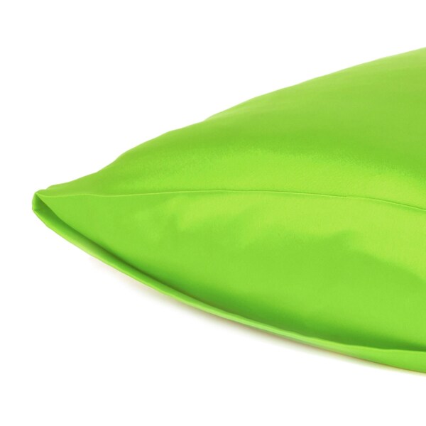 Homeroots 20 x 30 in. Bright Green Dreamy Silky Satin Queen Size Pillowcases - 387898