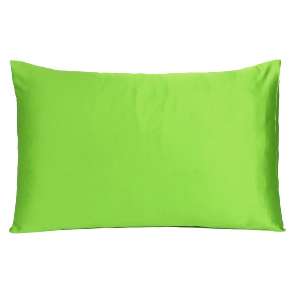 Homeroots 20 x 30 in. Bright Green Dreamy Silky Satin Queen Size Pillowcases - 387898