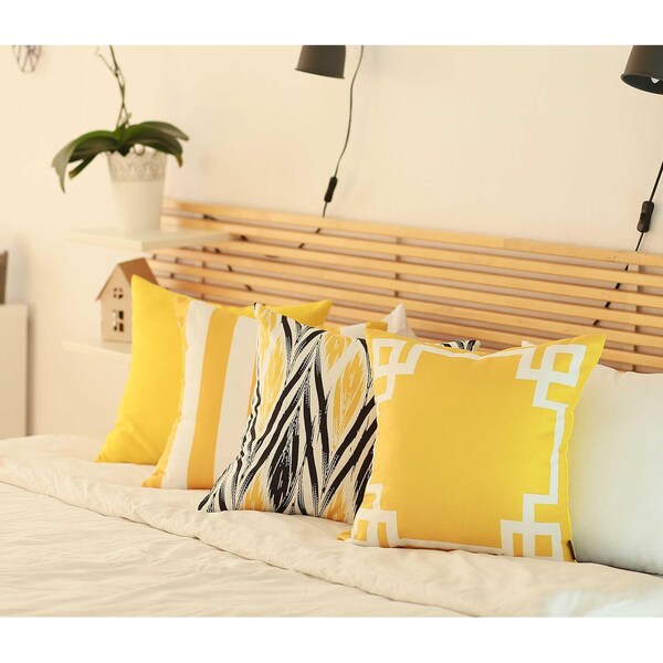 Homeroots Yellow & White Geometric Decorative Throw Pillow Cover 18 x 18 in. - 355339