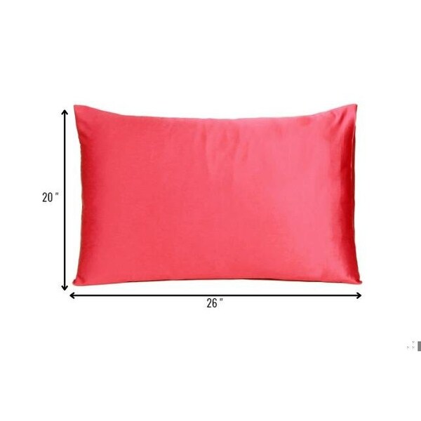 Homeroots 20 x 26 in. Poppy Red Dreamy Silky Satin Standard Size Pillowcases - 387877