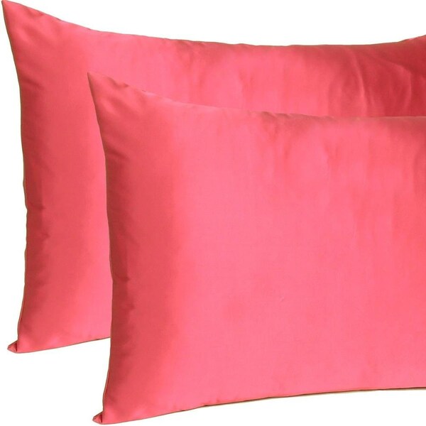 Homeroots 20 x 26 in. Poppy Red Dreamy Silky Satin Standard Size Pillowcases - 387877