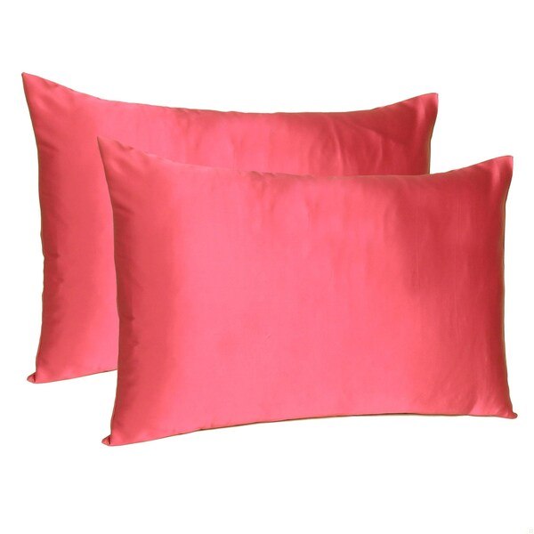 Homeroots 20 x 26 in. Poppy Red Dreamy Silky Satin Standard Size Pillowcases - 387877