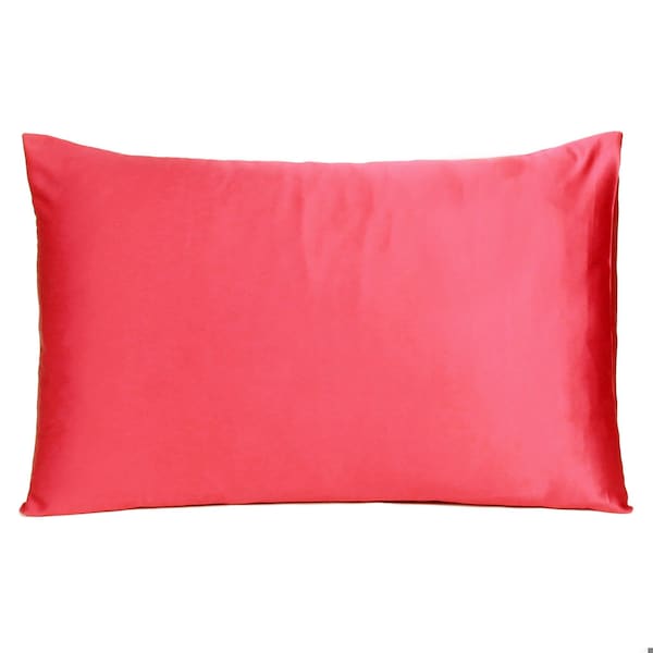 Homeroots 20 x 26 in. Poppy Red Dreamy Silky Satin Standard Size Pillowcases - 387877