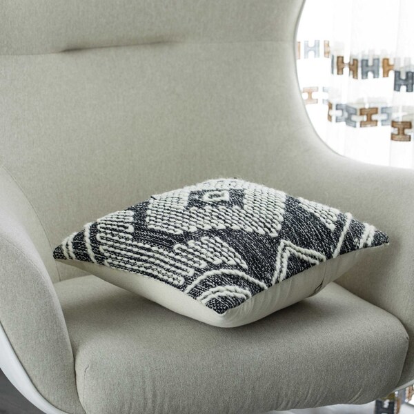 Deerlux 16" Throw Pillow Cover with White on Black Tribal Pattern and Corner Tassels, Black & White - QI004304