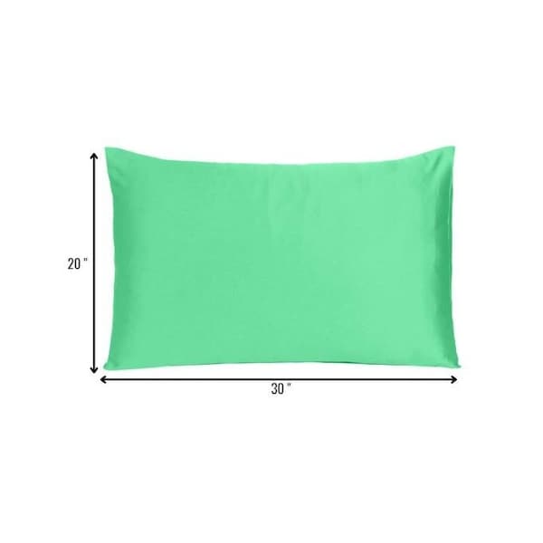 Homeroots 20 x 30 in. Green Dreamy Silky Satin Queen Size Pillowcases - 387904