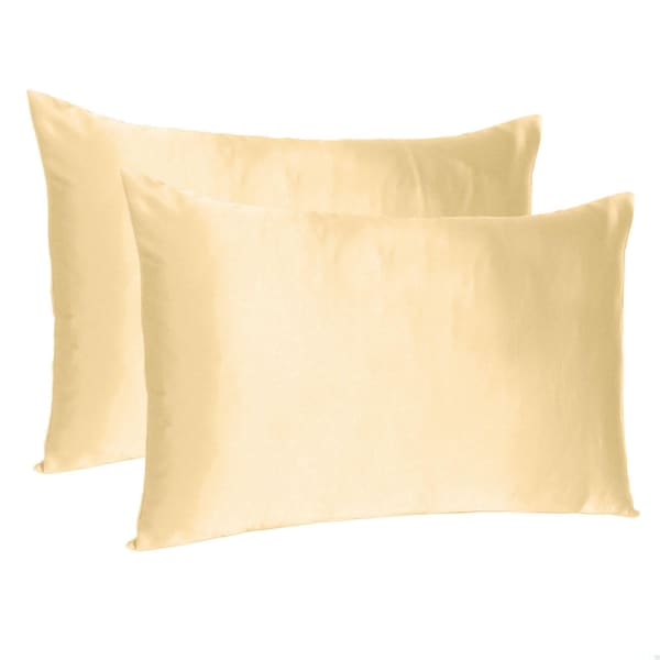 Homeroots 20 x 40 in. Pale Peach Dreamy Silky Satin King Size Pillowcases - 387846