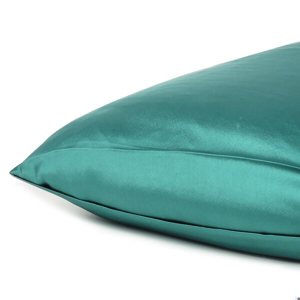 Homeroots 20 x 26 in. Teal Dreamy Silky Satin Standard Size Pillowcases - 387881