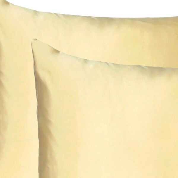 Homeroots 20 x 30 in. Pale Yellow Dreamy Silky Satin Queen Size Pillowcases - 387889