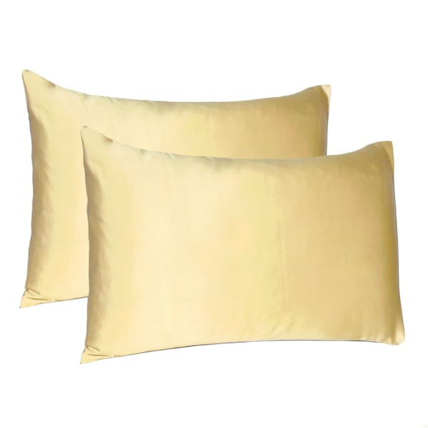 Homeroots 20 x 30 in. Pale Yellow Dreamy Silky Satin Queen Size Pillowcases - 387889