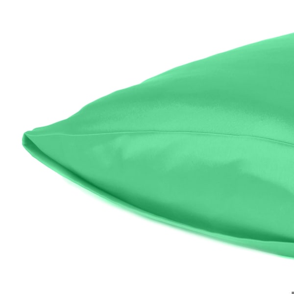 Homeroots 20 x 26 in. Green Dreamy Silky Satin Standard Size Pillowcases - 387875