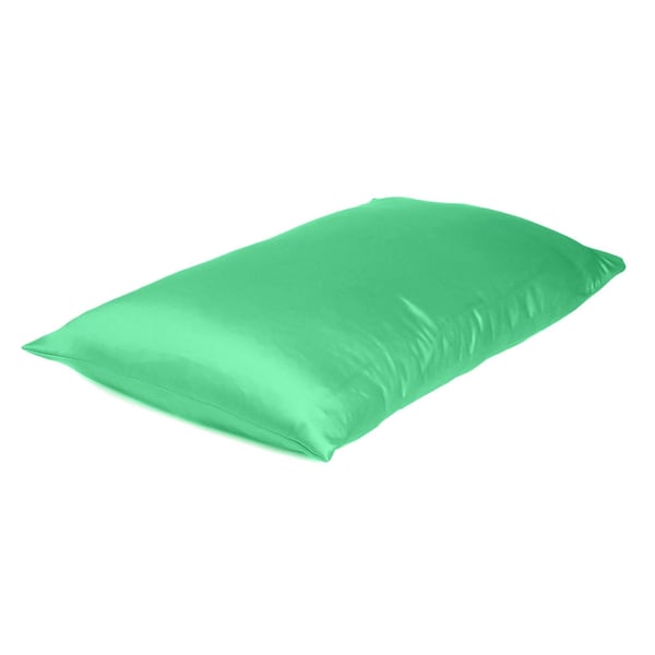 Homeroots 20 x 26 in. Green Dreamy Silky Satin Standard Size Pillowcases - 387875
