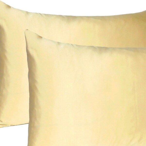 Homeroots 20 x 26 in. Pale Yellow Dreamy Silky Satin Standard Size Pillowcases - 387860
