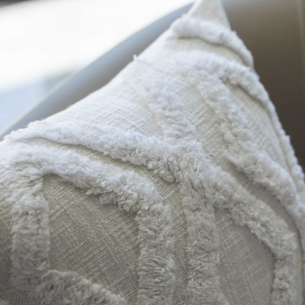 Deerlux 16" Handwoven Cotton Throw Pillow Cover with Large White Tufted Diamond Pattern and Tassel Corners - QI004305.LDM
