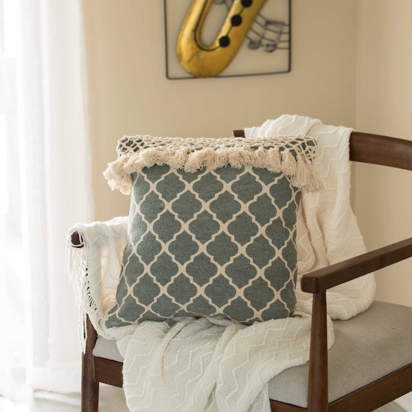 Deerlux 16" Handwoven Cotton Throw Pillow Cover with Ogee Pattern and Tasseled Top with Filler, Green - QI004313.GN.K