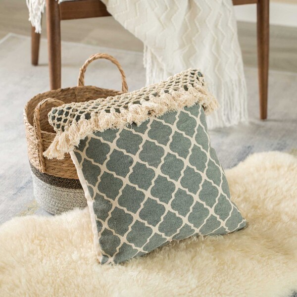 Deerlux 16" Handwoven Cotton Throw Pillow Cover with Ogee Pattern and Tasseled Top with Filler, Green - QI004313.GN.K