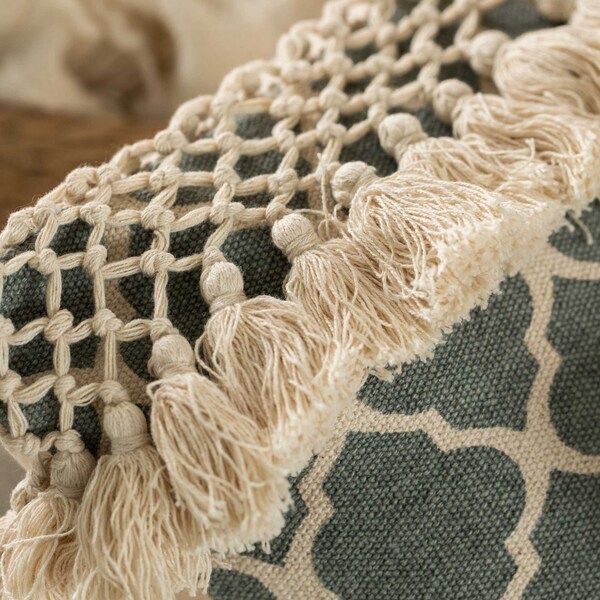 Deerlux 16" Handwoven Cotton Throw Pillow Cover with Ogee Pattern and Tasseled Top with Filler, Green - QI004313.GN.K
