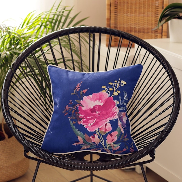 Homeroots Blue Flower Square Style Decorative Throw Pillow Cover 18 x 18 in. - 355487