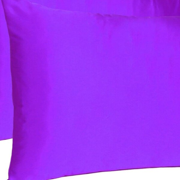 Homeroots 20 x 30 in. Bright Purple Dreamy Silky Satin Queen Size Pillowcases - 387907