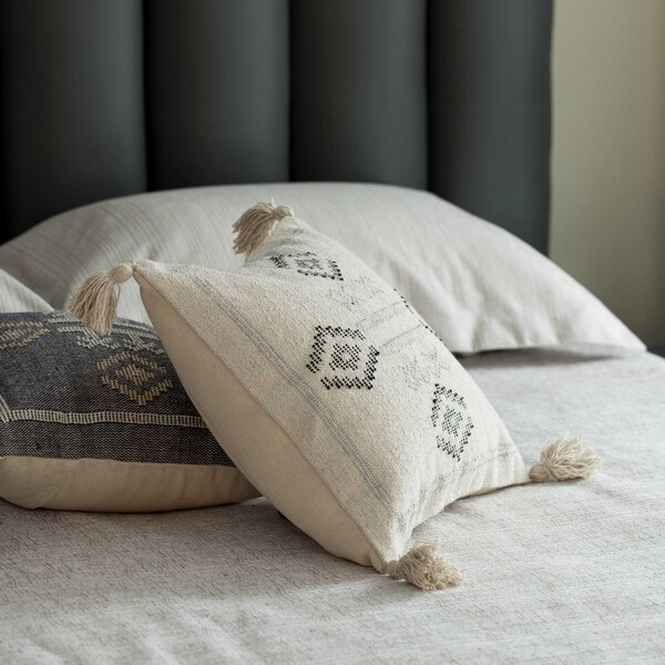 Deerlux 16" Handwoven Cotton Throw Pillow Cover with Tribal Aztec Design and Tassel Corners, Natural - QI004312.NC