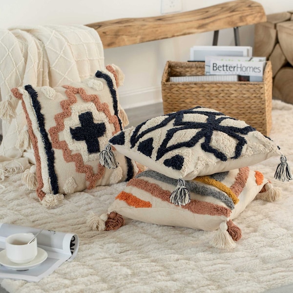 Deerlux 16" Handwoven Cotton Throw Pillow Cover with Tufted Border Pattern and Side Tassels, Multicolor - QI004306.BR