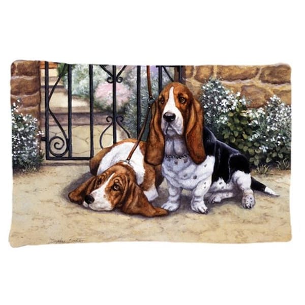 Carolines Treasures Carolines Treasures BDBA0312PILLOWCASE Basset Hound at the Gate Fabric Standard Pillowcase - BDBA0312PILLOWCASE