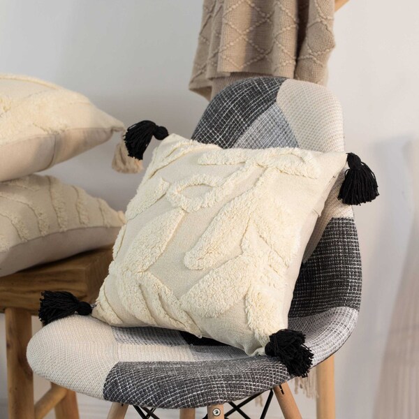 Deerlux 16" Cotton Throw Pillow Cover with White Tufted Stem Pattern and Black Tassel Corners with Filler - QI004307.ST.K