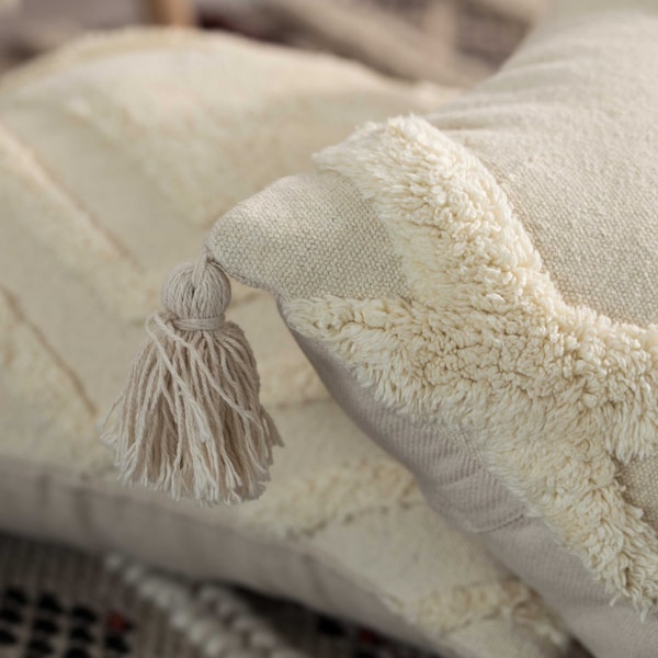 Deerlux 16" Cotton Throw Pillow Cover with White Tufted Large Lattice Pattern and Tassel Corners with Filler - QI004307.LC.K