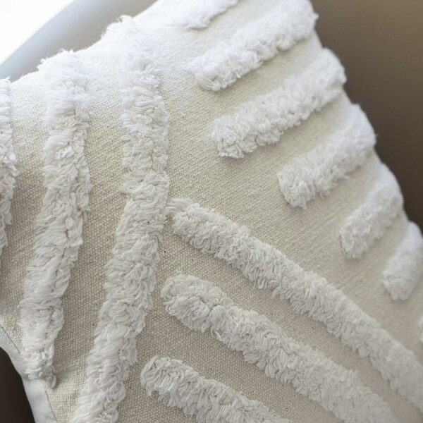 Deerlux 16" Handwoven Cotton Throw Pillow Cover with White Tufted Line Pattern and Tassel Corners, White - QI004305.LN