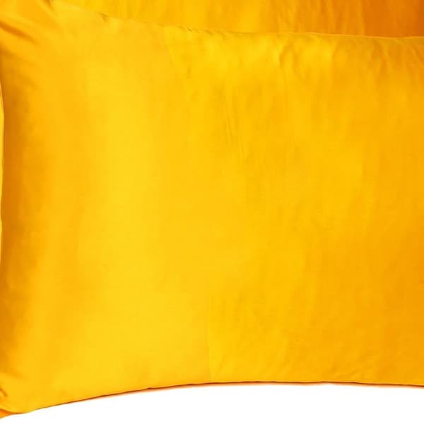 Homeroots 20 x 26 in. Goldenrod Dreamy Silky Satin Standard Size Pillowcases - 387885