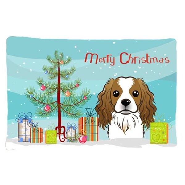 Carolines Treasures Carolines Treasures BB1596PILLOWCASE Christmas Tree & Cavalier Spaniel Fabric Standard Pillowcase - BB1596PILLOWCASE