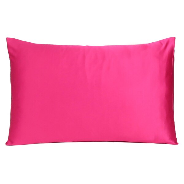 Homeroots 20 x 26 in. Fuchsia Dreamy Silky Satin Standard Size Pillowcases - 387876