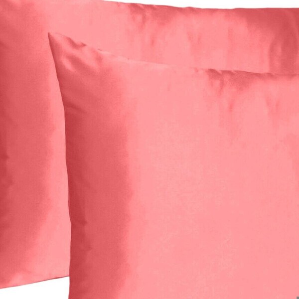 Homeroots 20 x 26 in. Coral Dreamy Silky Satin Standard Size Pillowcases - 387863