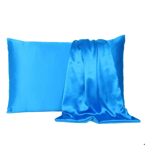 Homeroots 20 x 26 in. Blue Dreamy Silky Satin Standard Size Pillowcases - 387857