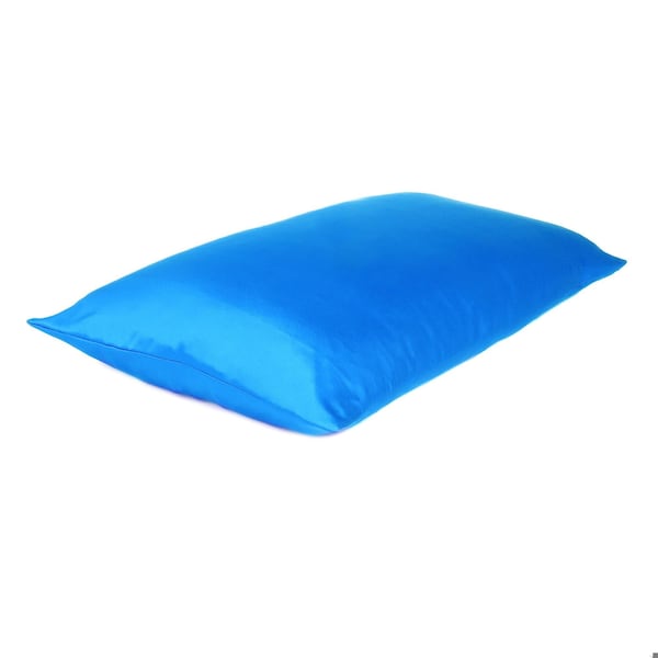 Homeroots 20 x 26 in. Blue Dreamy Silky Satin Standard Size Pillowcases - 387857