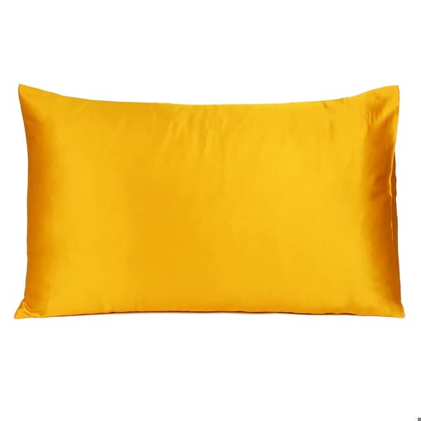 Homeroots 20 x 30 in. Goldenrod Dreamy Silky Satin Queen Size Pillowcases - 387914