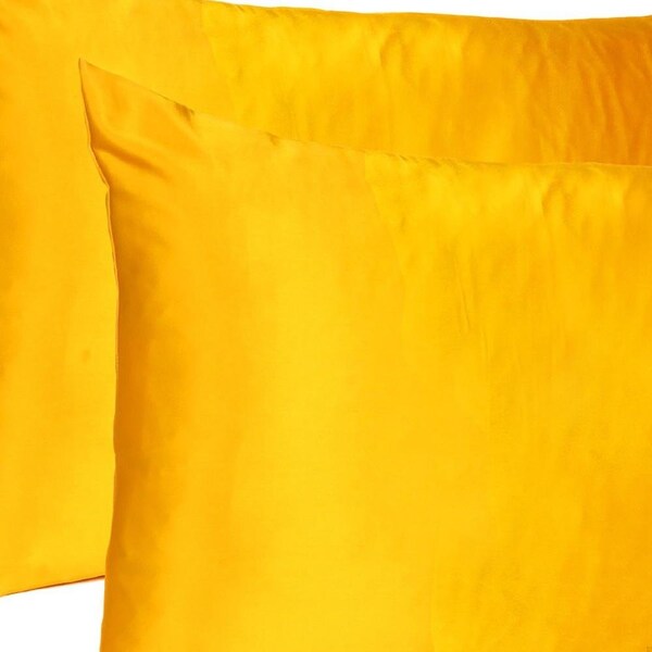 Homeroots 20 x 30 in. Goldenrod Dreamy Silky Satin Queen Size Pillowcases - 387914