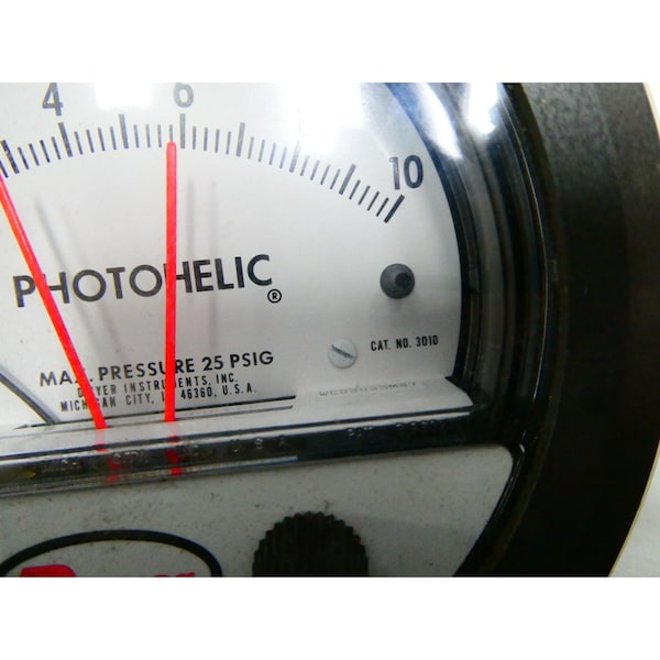 Interruptor de presión Dwyer PHOTOHELIC de 0-10 pulgadas de agua y 120V-AC - 3010