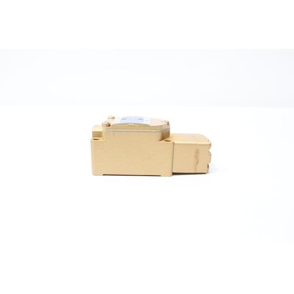 Interruptor de presión Toyoda ASCENT LAMP ON/OFF 10-115V-AC 10-115V-DC - HE-8P