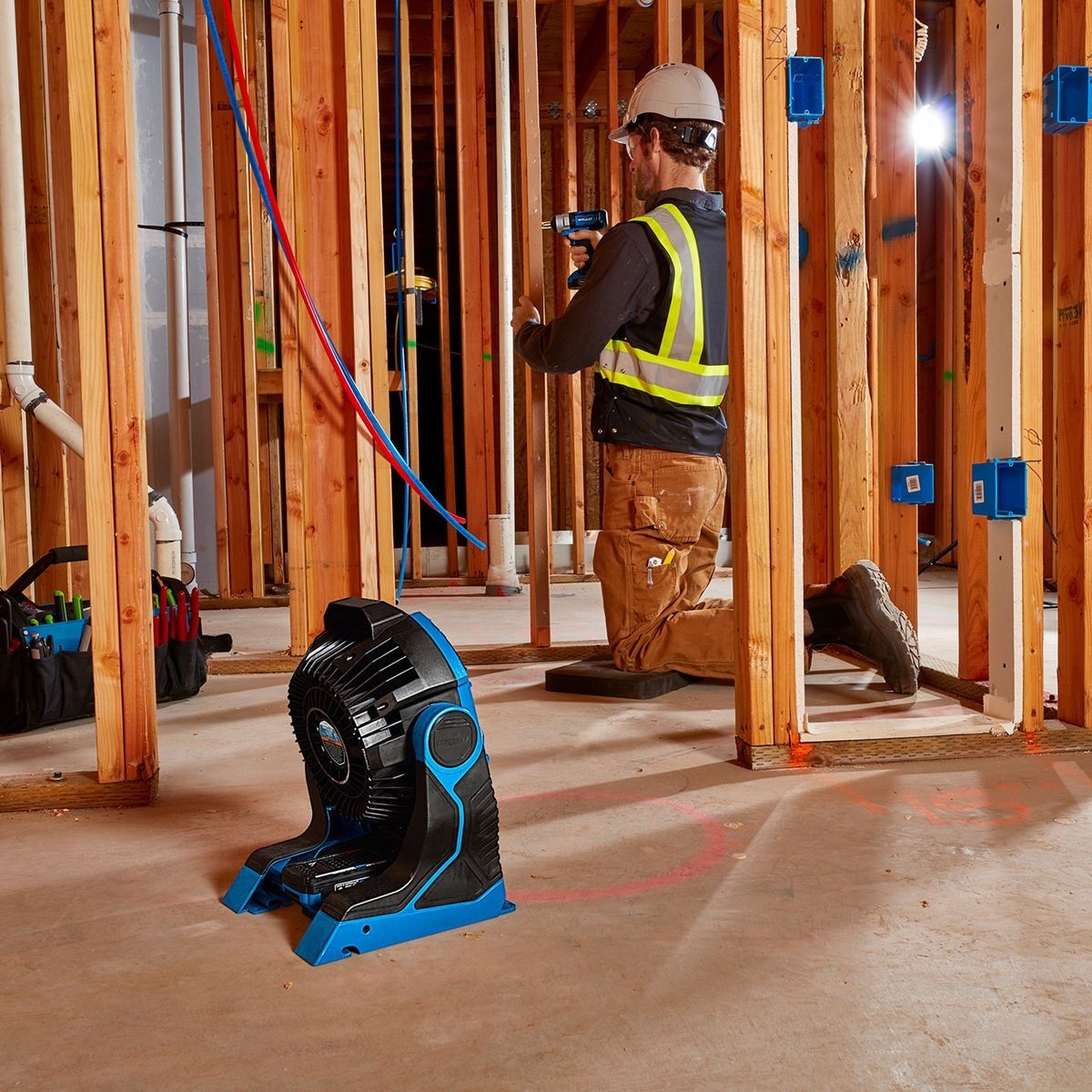Ventilador para trabajo Hercules 20V/120V inalámbrico con doble potencia en el sitio de trabajo - Solo herramienta - 57275.