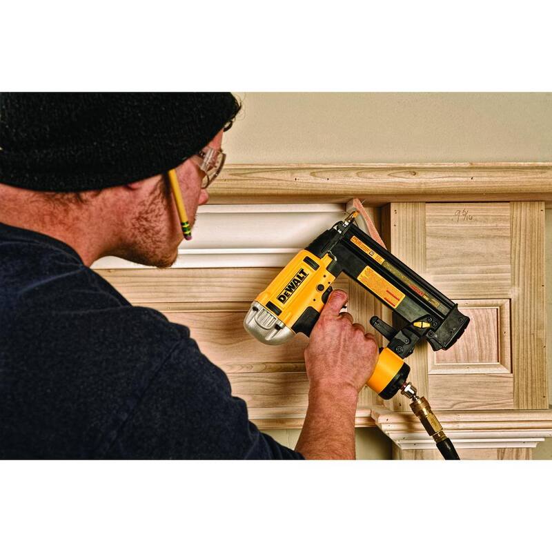 DEWALT 6 Gal. 18-Gauge Brad Nailer and Heavy-Duty Pancake Electric Air Compressor Combo Kit - DWFP1KIT