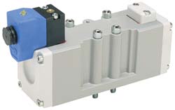 Parker Solenoid Valve: 4-Way & 2-Position, BSPP - H3EVXBG023D