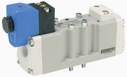 Parker Solenoid Valve: 4-Way & 2-Position, BSPP - H3EVXBG023D