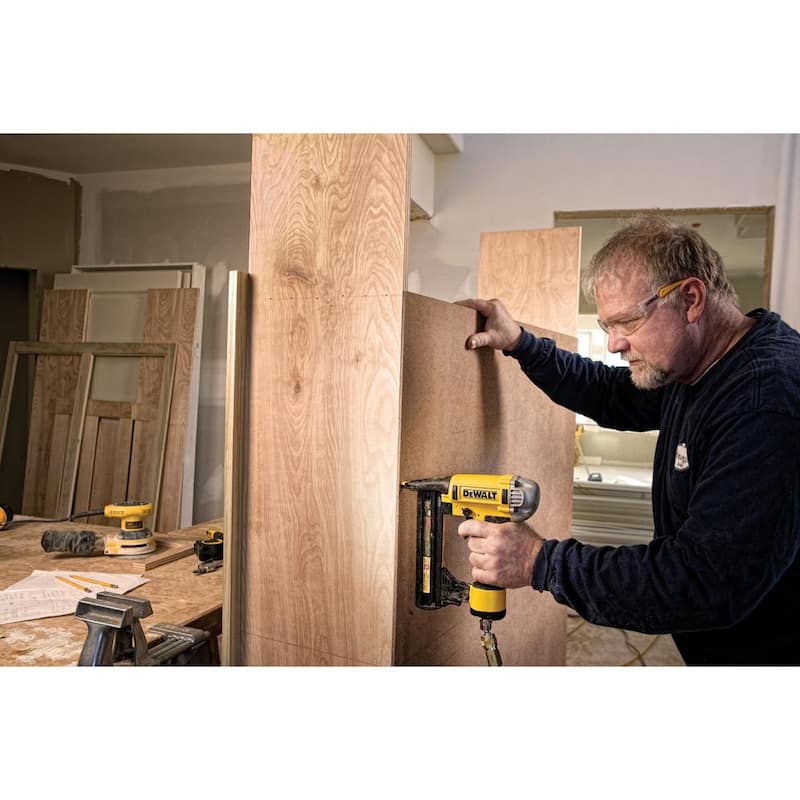 DEWALT 6 Gal. 165 PSI Portable Electric Air Compressor and 18-Gauge Pneumatic 1/4 in. Crown Stapler - DWFP55126wcs